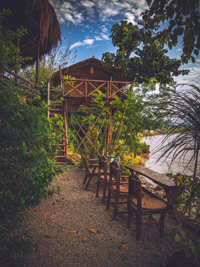 Happy Lemon Tree Lodge Sauraha Exterior foto